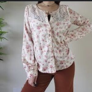 Vintage guess floral lacey button down long sleeve blouse size small